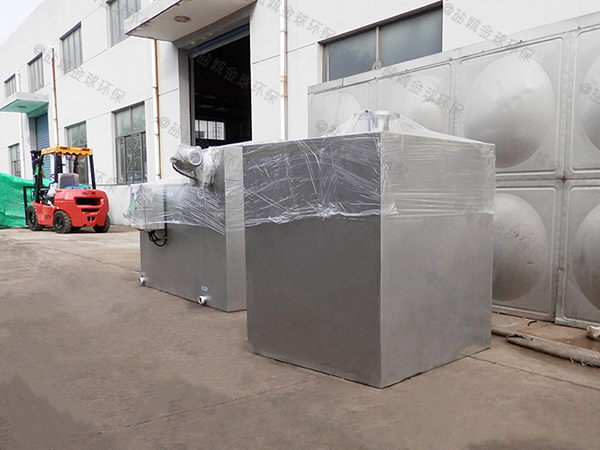 侧排式马桶反冲洗污水排放提升设备安装现场